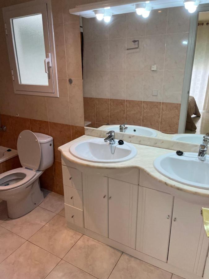 Amplio Apartamento Con Acceso Directo A Piscina Platja d'Aro Luaran gambar